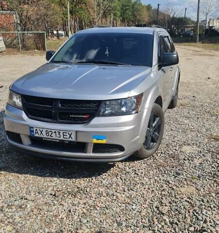 Серый Додж Джорни, объемом двигателя 2.36 л и пробегом 147 тыс. км за 9500 $, фото 1 на Automoto.ua