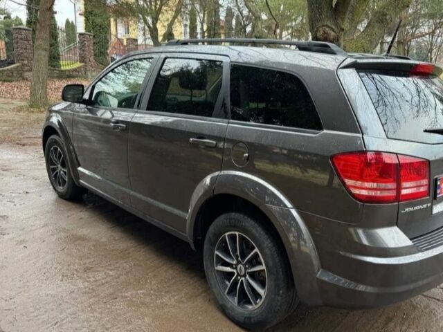 Серый Додж Джорни, объемом двигателя 2.4 л и пробегом 180 тыс. км за 9000 $, фото 1 на Automoto.ua