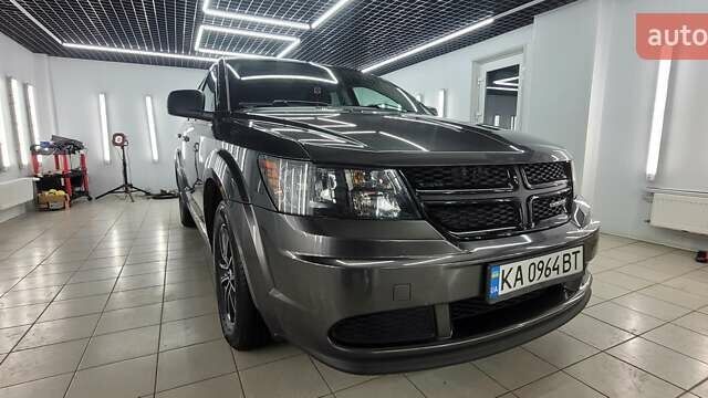 Серый Додж Джорни, объемом двигателя 2.36 л и пробегом 190 тыс. км за 14500 $, фото 1 на Automoto.ua