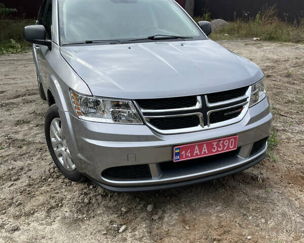Сірий Додж Джорні, об'ємом двигуна 2.36 л та пробігом 258 тис. км за 9100 $, фото 1 на Automoto.ua
