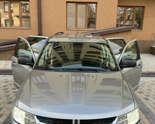 Сірий Додж Джорні, об'ємом двигуна 2.36 л та пробігом 225 тис. км за 9900 $, фото 1 на Automoto.ua