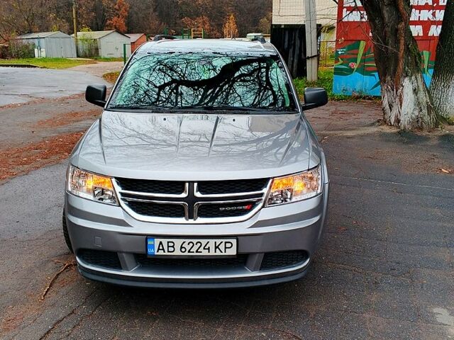 Серый Додж Джорни, объемом двигателя 2.4 л и пробегом 180 тыс. км за 11500 $, фото 1 на Automoto.ua