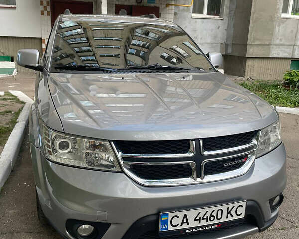 Серый Додж Джорни, объемом двигателя 2.36 л и пробегом 275 тыс. км за 13500 $, фото 1 на Automoto.ua