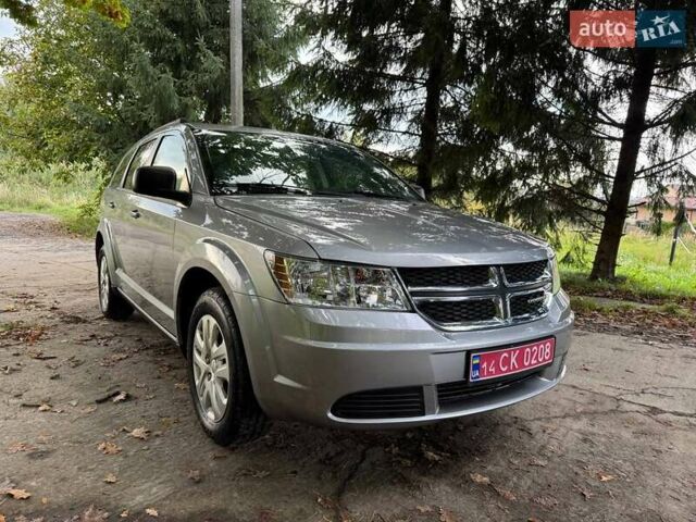 Сірий Додж Джорні, об'ємом двигуна 2.36 л та пробігом 177 тис. км за 10800 $, фото 1 на Automoto.ua