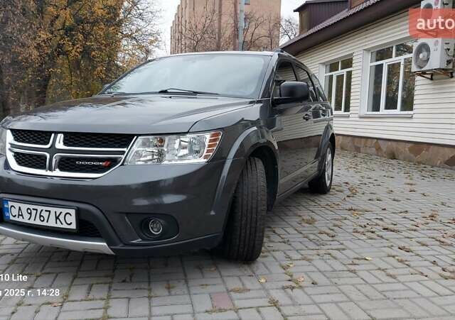Серый Додж Джорни, объемом двигателя 2.36 л и пробегом 221 тыс. км за 11700 $, фото 1 на Automoto.ua