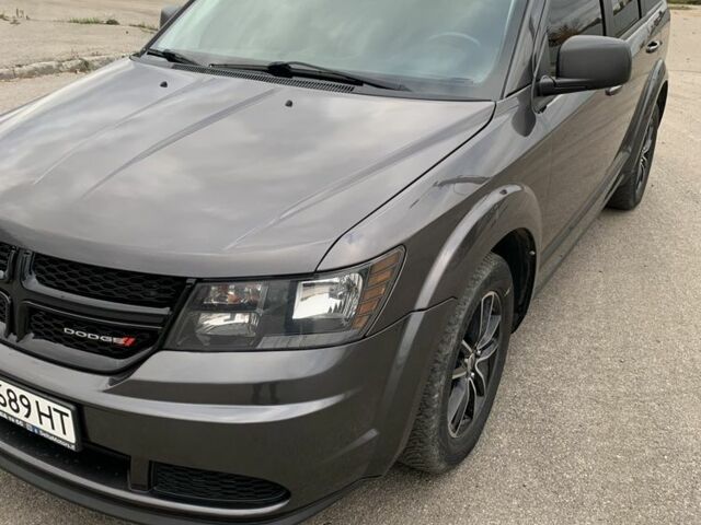 Серый Додж Джорни, объемом двигателя 2.4 л и пробегом 105 тыс. км за 13500 $, фото 1 на Automoto.ua