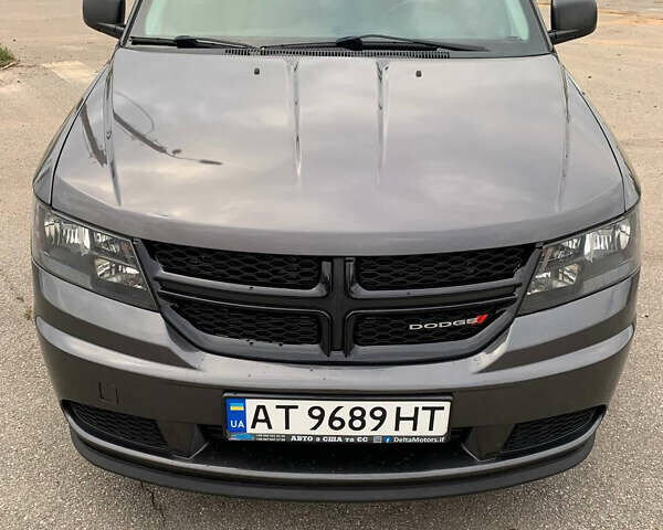 Серый Додж Джорни, объемом двигателя 2.36 л и пробегом 105 тыс. км за 13500 $, фото 1 на Automoto.ua