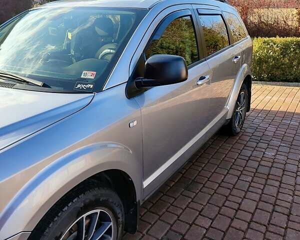 Сірий Додж Джорні, об'ємом двигуна 2.36 л та пробігом 250 тис. км за 13500 $, фото 1 на Automoto.ua