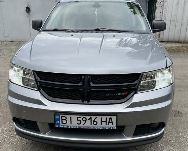 Сірий Додж Джорні, об'ємом двигуна 2.36 л та пробігом 141 тис. км за 10500 $, фото 1 на Automoto.ua
