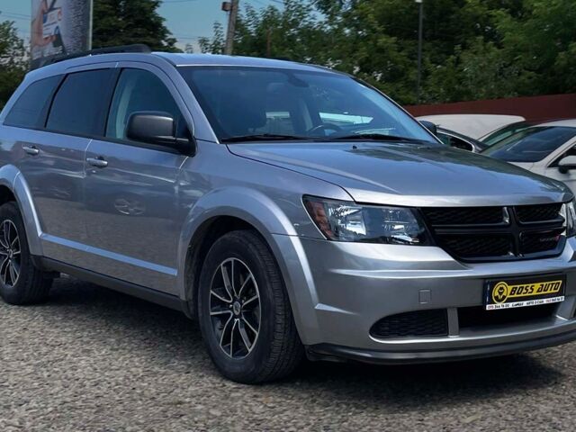 Серый Додж Джорни, объемом двигателя 2.4 л и пробегом 74 тыс. км за 14000 $, фото 1 на Automoto.ua