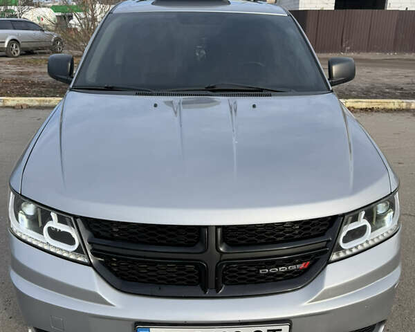 Сірий Додж Джорні, об'ємом двигуна 2.36 л та пробігом 137 тис. км за 14000 $, фото 1 на Automoto.ua