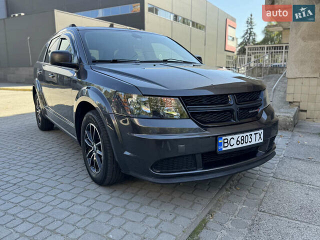 Серый Додж Джорни, объемом двигателя 2.36 л и пробегом 57 тыс. км за 13500 $, фото 1 на Automoto.ua