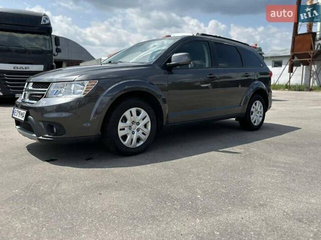 Серый Додж Джорни, объемом двигателя 2.36 л и пробегом 175 тыс. км за 12350 $, фото 1 на Automoto.ua