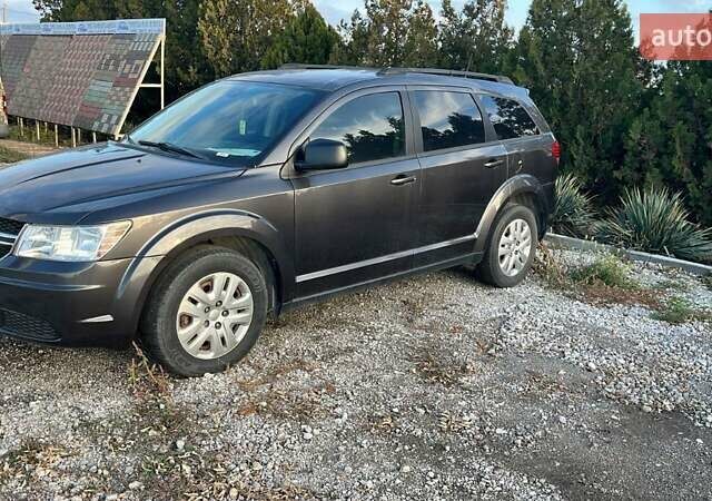 Серый Додж Джорни, объемом двигателя 2.36 л и пробегом 205 тыс. км за 11200 $, фото 1 на Automoto.ua