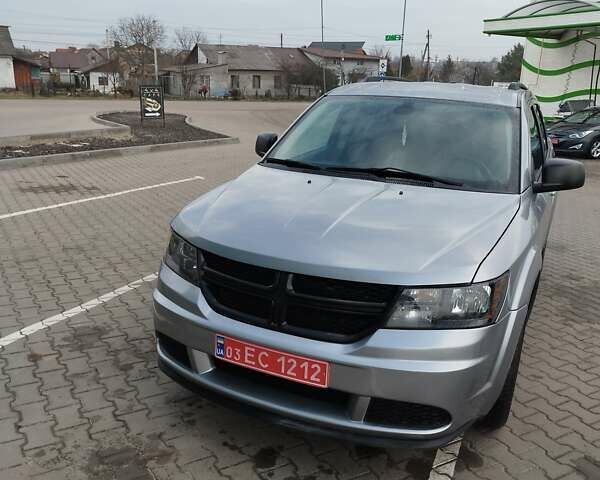 Серый Додж Джорни, объемом двигателя 2.36 л и пробегом 35 тыс. км за 13500 $, фото 1 на Automoto.ua