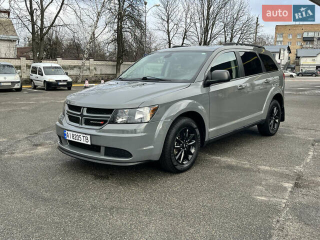 Серый Додж Джорни, объемом двигателя 2.36 л и пробегом 106 тыс. км за 13500 $, фото 1 на Automoto.ua