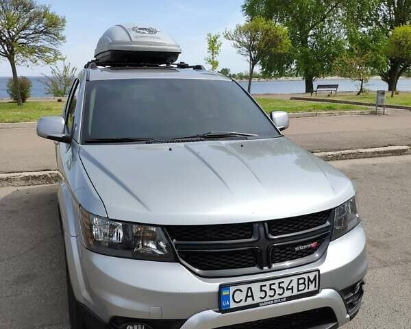 Серый Додж Джорни, объемом двигателя 2.4 л и пробегом 94 тыс. км за 15200 $, фото 1 на Automoto.ua