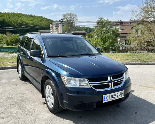 Синий Додж Джорни, объемом двигателя 2.36 л и пробегом 300 тыс. км за 8000 $, фото 1 на Automoto.ua
