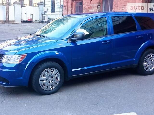 Синий Додж Джорни, объемом двигателя 2.4 л и пробегом 260 тыс. км за 10000 $, фото 1 на Automoto.ua