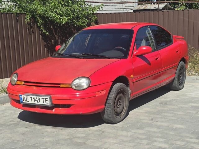 Красный Додж Неон, объемом двигателя 2 л и пробегом 300 тыс. км за 503 $, фото 1 на Automoto.ua