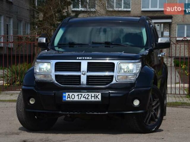 Чорний Додж Nitro, об'ємом двигуна 2.8 л та пробігом 272 тис. км за 8600 $, фото 1 на Automoto.ua