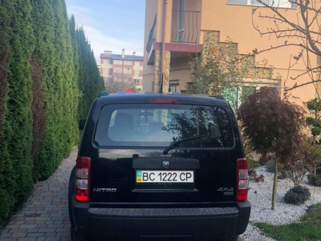 Черный Додж Нитро, объемом двигателя 2.8 л и пробегом 133 тыс. км за 9300 $, фото 1 на Automoto.ua