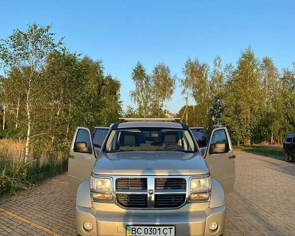 Сірий Додж Nitro, об'ємом двигуна 2.8 л та пробігом 155 тис. км за 9000 $, фото 1 на Automoto.ua