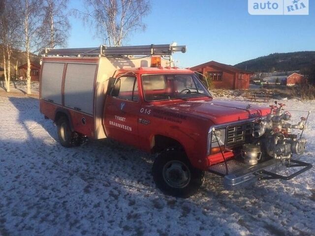 Червоний Додж Power Wagon, об'ємом двигуна 5.2 л та пробігом 100 тис. км за 26000 $, фото 1 на Automoto.ua