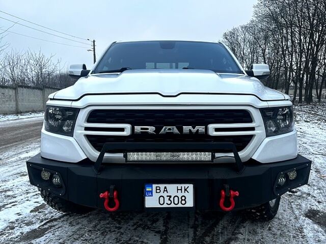 Белый Додж РАМ, объемом двигателя 5.7 л и пробегом 80 тыс. км за 47000 $, фото 1 на Automoto.ua