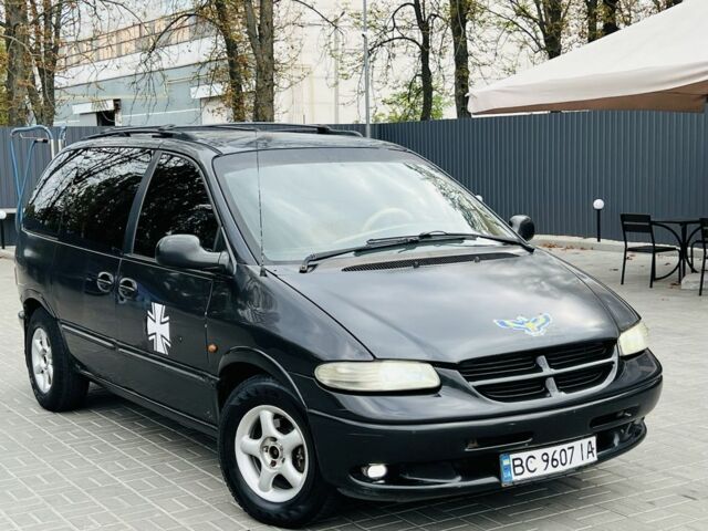 Черный Додж РАМ, объемом двигателя 2.5 л и пробегом 240 тыс. км за 2155 $, фото 1 на Automoto.ua