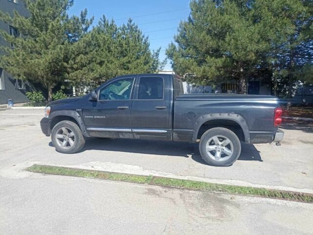Чорний Додж RAM, об'ємом двигуна 5.7 л та пробігом 158 тис. км за 9882 $, фото 1 на Automoto.ua