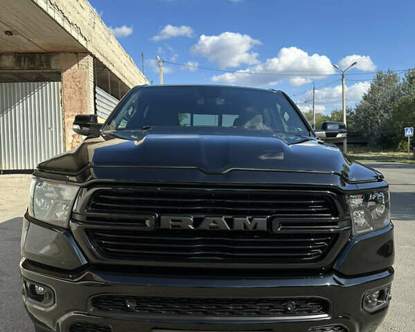 Чорний Додж RAM, об'ємом двигуна 3.6 л та пробігом 20 тис. км за 38500 $, фото 1 на Automoto.ua