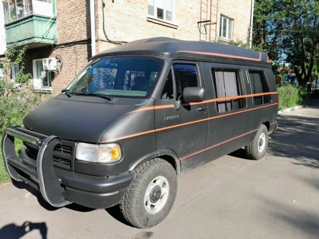 Чорний Додж RAM, об'ємом двигуна 5.2 л та пробігом 2 тис. км за 7000 $, фото 1 на Automoto.ua