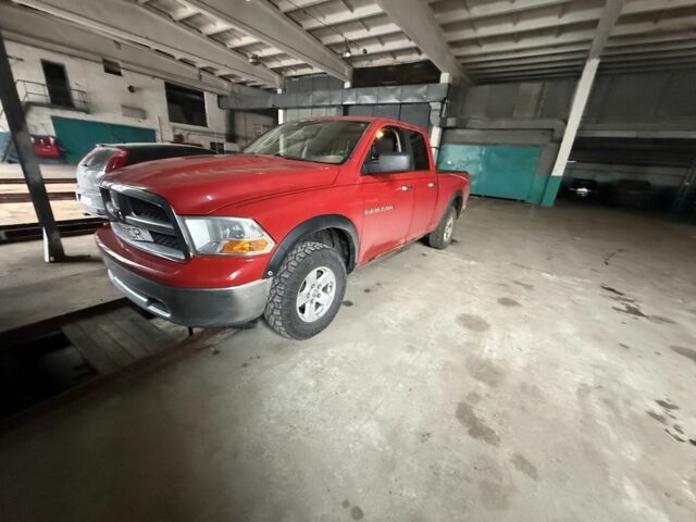 Красный Додж РАМ, объемом двигателя 4.7 л и пробегом 240 тыс. км за 10500 $, фото 1 на Automoto.ua