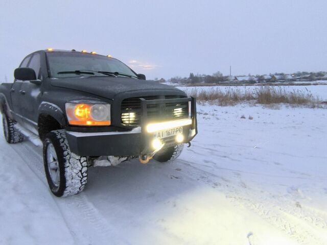 Сірий Додж RAM, об'ємом двигуна 4.7 л та пробігом 278 тис. км за 15000 $, фото 1 на Automoto.ua