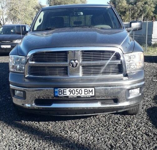 Додж RAM 2012 у Львові на Automoto.ua Сірий Додж RAM, об'ємом двигуна 5.7 л та пробігом 180 тис. км за 22500 $, фото 1 на Automoto.ua
