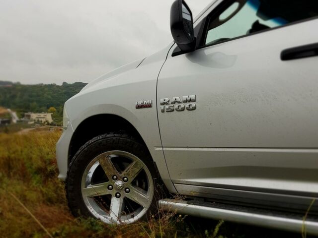 Сірий Додж RAM, об'ємом двигуна 5.7 л та пробігом 89 тис. км за 28000 $, фото 1 на Automoto.ua