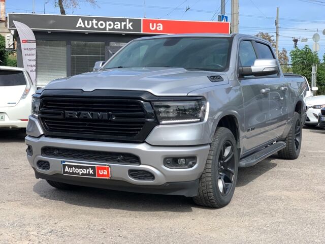 Серый Додж РАМ, объемом двигателя 5.7 л и пробегом 65 тыс. км за 41990 $, фото 1 на Automoto.ua
