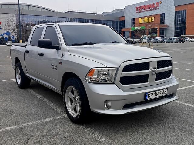 Серый Додж РАМ, объемом двигателя 5.7 л и пробегом 92 тыс. км за 22000 $, фото 1 на Automoto.ua