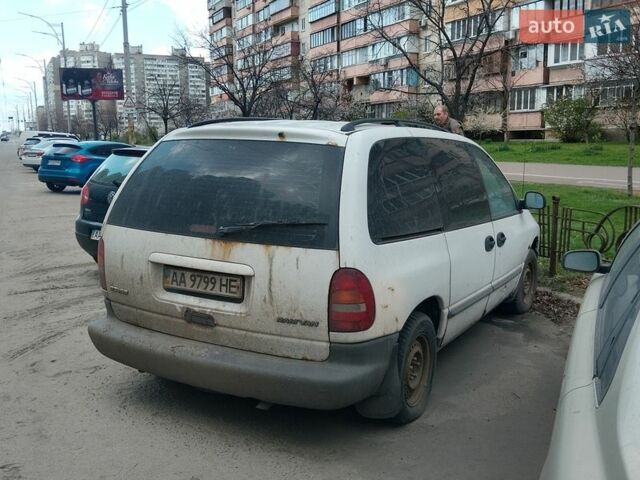 Білий Додж Ram Van, об'ємом двигуна 2.5 л та пробігом 230 тис. км за 1500 $, фото 1 на Automoto.ua