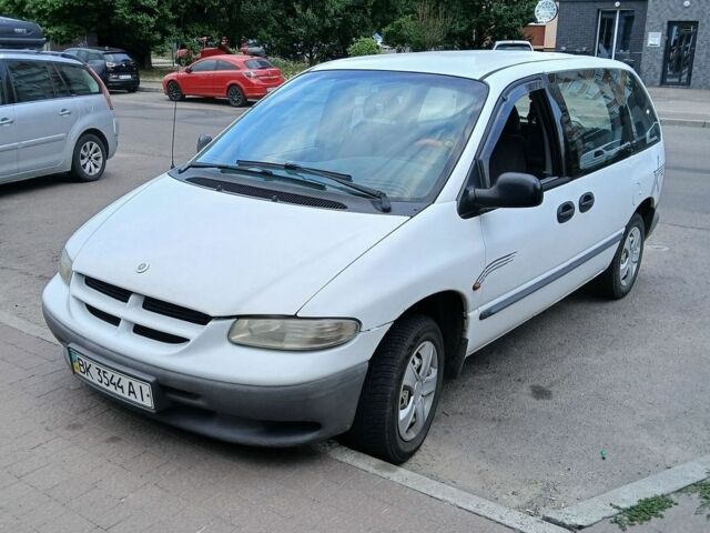 Білий Додж Ram Van, об'ємом двигуна 2.5 л та пробігом 400 тис. км за 2500 $, фото 1 на Automoto.ua