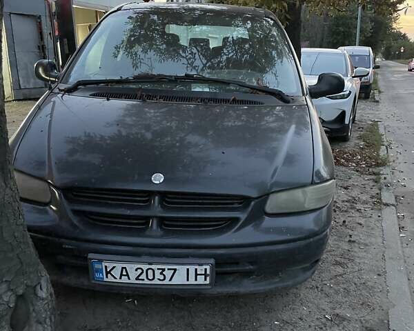 Чорний Додж Ram Van, об'ємом двигуна 2.5 л та пробігом 355 тис. км за 3200 $, фото 1 на Automoto.ua