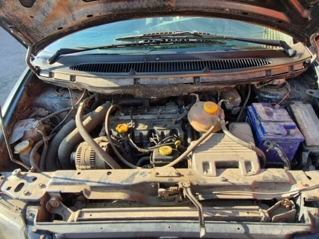 Чорний Додж Ram Van, об'ємом двигуна 2.5 л та пробігом 330 тис. км за 2000 $, фото 1 на Automoto.ua