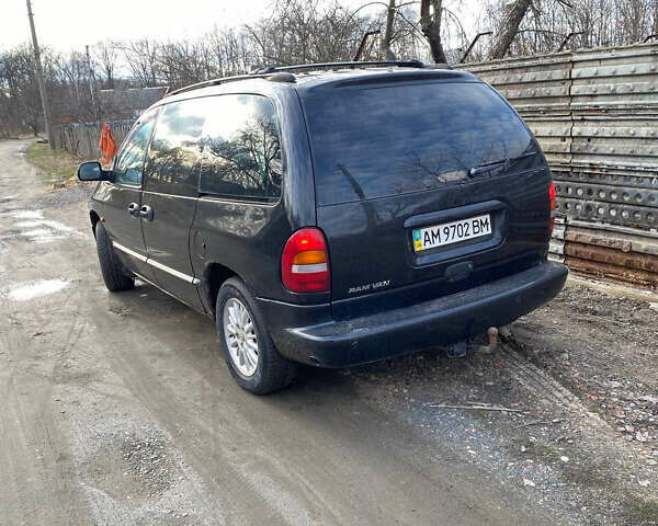 Додж Ram Van, об'ємом двигуна 2.43 л та пробігом 300 тис. км за 3800 $, фото 1 на Automoto.ua