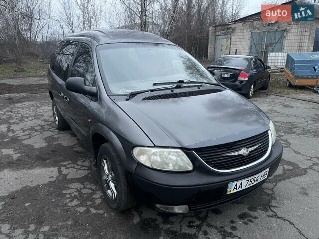 Серый Додж Рам Ван, объемом двигателя 2.4 л и пробегом 150 тыс. км за 2000 $, фото 1 на Automoto.ua