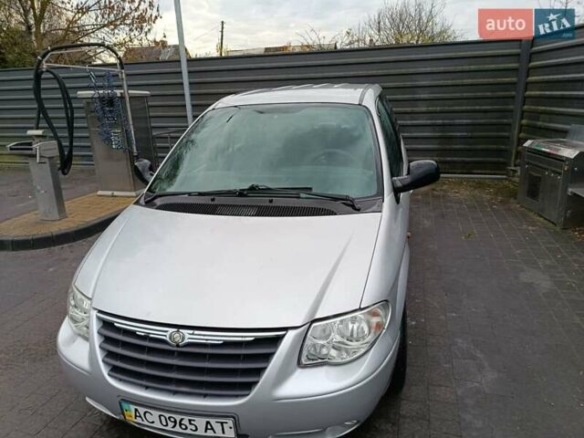 Серый Додж Рам Ван, объемом двигателя 2.5 л и пробегом 271 тыс. км за 5200 $, фото 1 на Automoto.ua