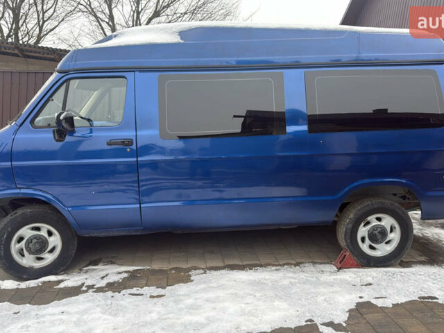 Синий Додж Рам Ван, объемом двигателя 2.44 л и пробегом 250 тыс. км за 5000 $, фото 1 на Automoto.ua