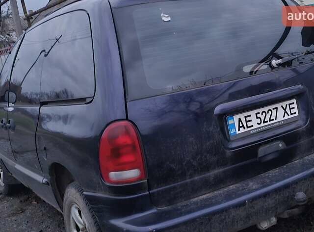 Синий Додж Рам Ван, объемом двигателя 2.5 л и пробегом 463 тыс. км за 2000 $, фото 1 на Automoto.ua