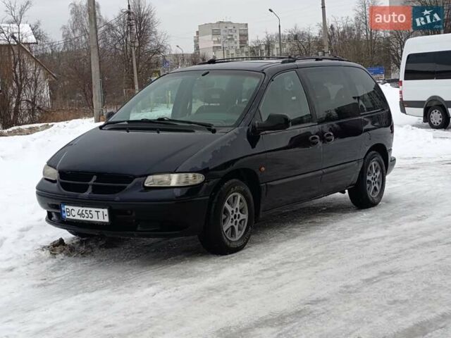 Синий Додж Рам Ван, объемом двигателя 2.5 л и пробегом 330 тыс. км за 2370 $, фото 1 на Automoto.ua