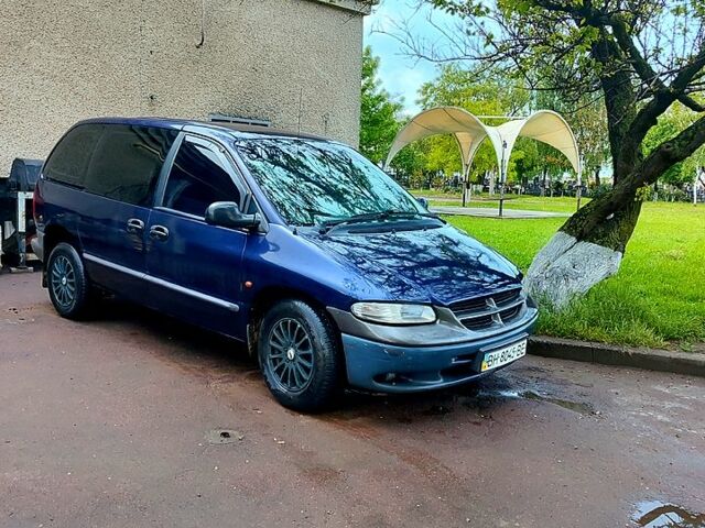 Синий Додж Рам Ван, объемом двигателя 2.5 л и пробегом 345 тыс. км за 2400 $, фото 1 на Automoto.ua
